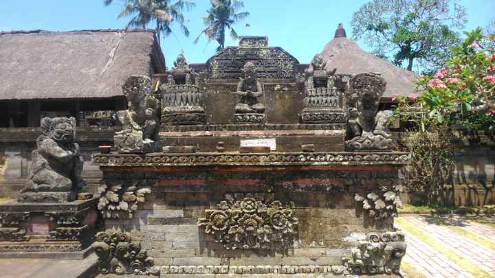 Pura Desa Adat Batuan