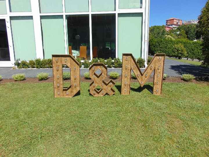 Letras de madera con luces - 1