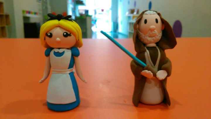 Quiero muñecos de la tarta personalizados y económico, sabéis de alguien que los haga? - 2