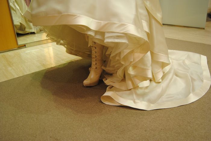Mis botas con el vestido