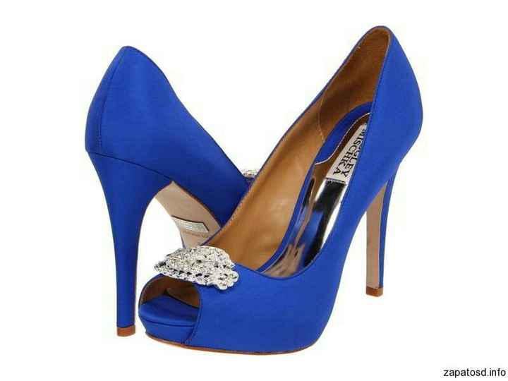 Color zapatos, ramo y peinado para éste vestido! - 1