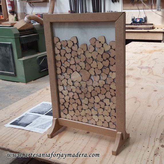 corazones de madera