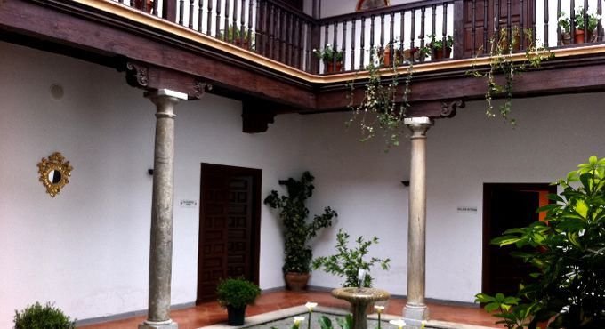 Patio y columnas