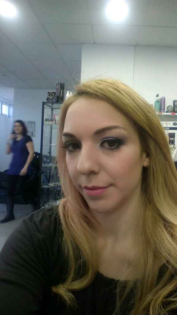 Peinado y maquillaje. - 2