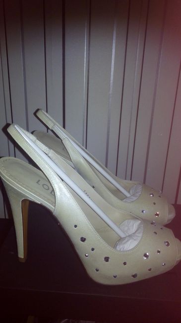 zapatos lodi talla 38. Nuevos, sin estrenar.