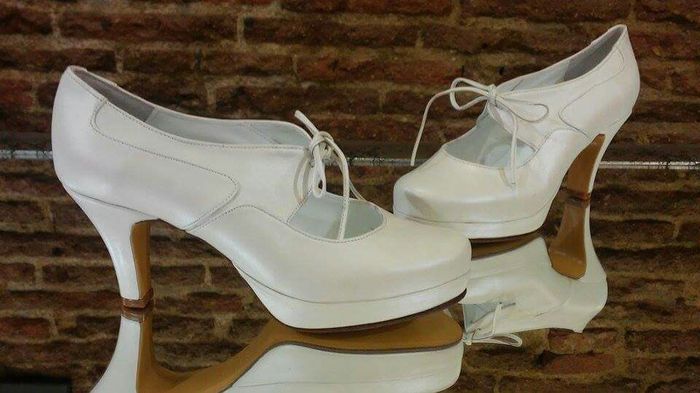 Zapatos plateados con punta redonda ? - 1