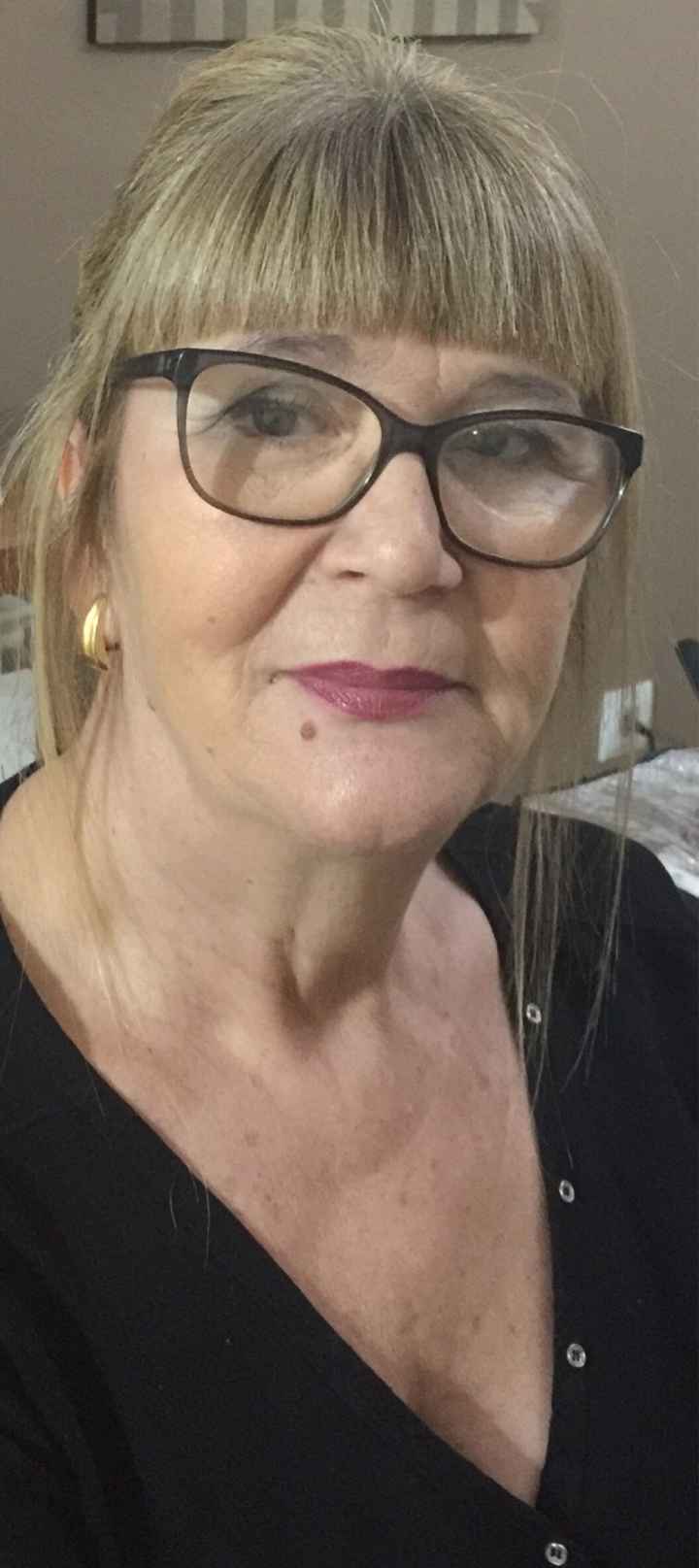  Ya tenemos peinado i maquillaje  de mi suegra😍 - 1