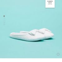 Bata y zapatillas - 1