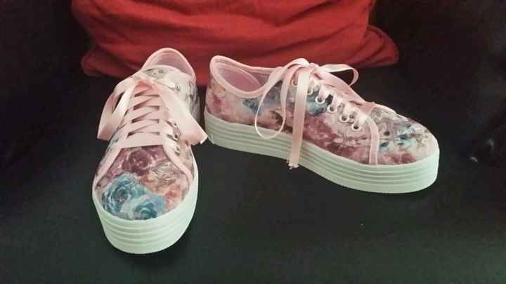 Estas son mis bambas de novia - 1