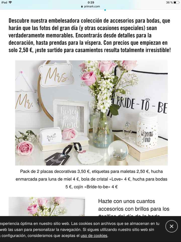 Los letreros de mis and mrs, para las sillas.