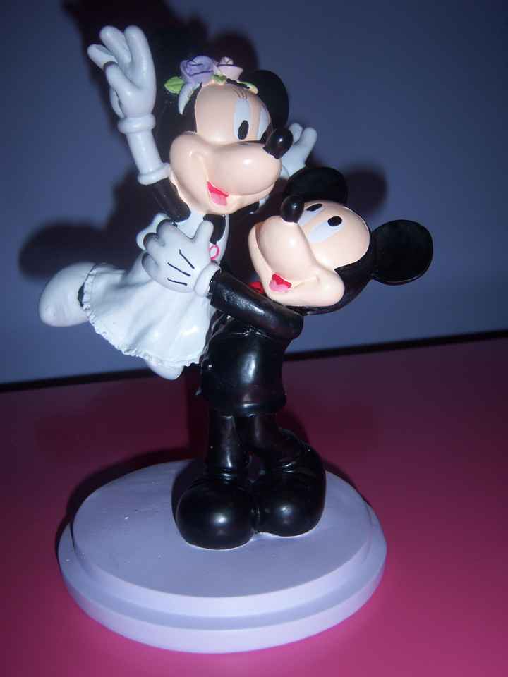 mi figura conseguidaaa de mikey y minnie!!