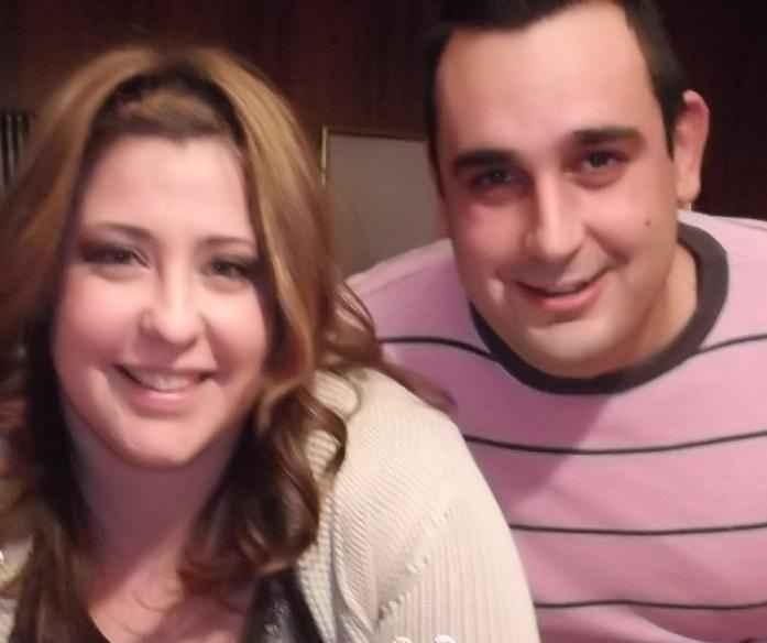 mi novio y yo dentro de 93 dias........casados!!!! jejejeje