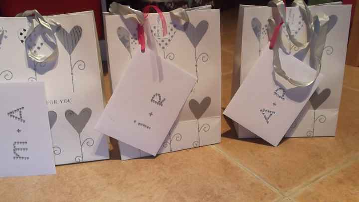 los regalitos para los proximos......con dedicatoria!!!
