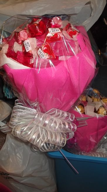 mis ramos de bombones para las madres.............