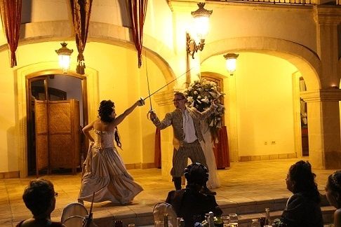 Una boda de capa y espada