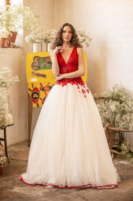 Vestido de color y no el típico blanco... - 1