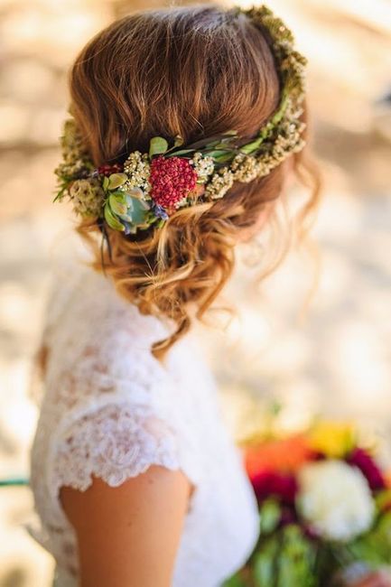 Peinado con flores silvestres