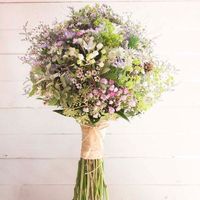Ramo de novia con flores silvestres
