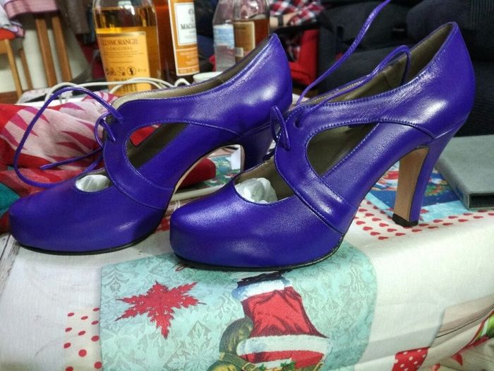 Ayuda con los zapatos... - 1