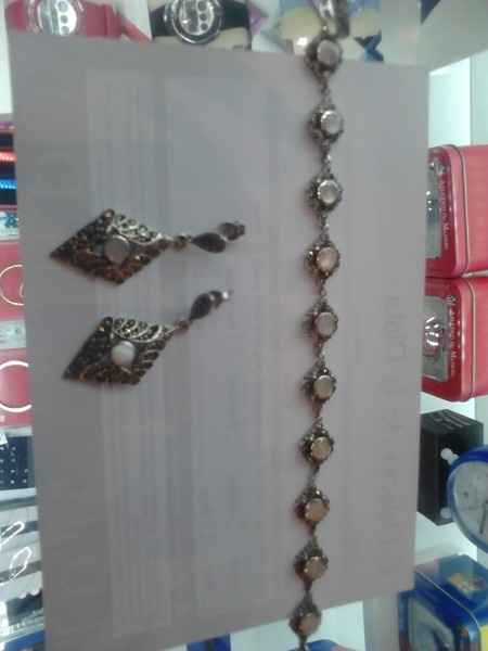 Pendientes y pulsera