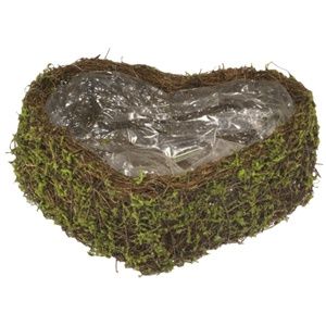 cesta corazón musgo