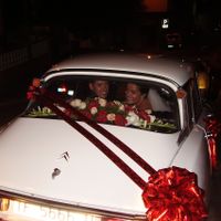 Recien casados, rumbo al restaurante