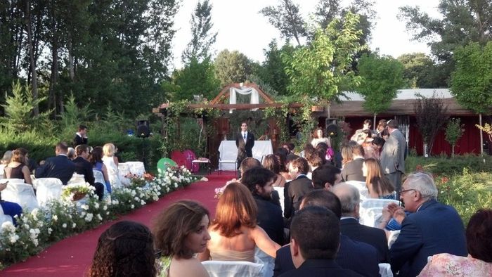 foto del sitio de la boda con la espera del novio