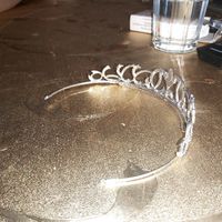¿Como se pone una tiara con pelo corto? - 2