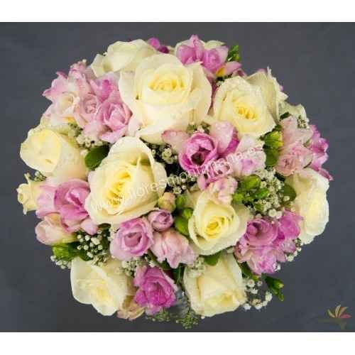 Bouquet de Rosas y fresias