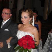 CON MI PADRE HACIENDO EL PASILLO DE LA IGLESIA