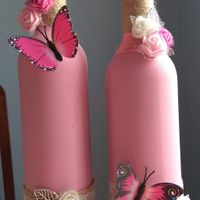 Botellas rosas con mariposas