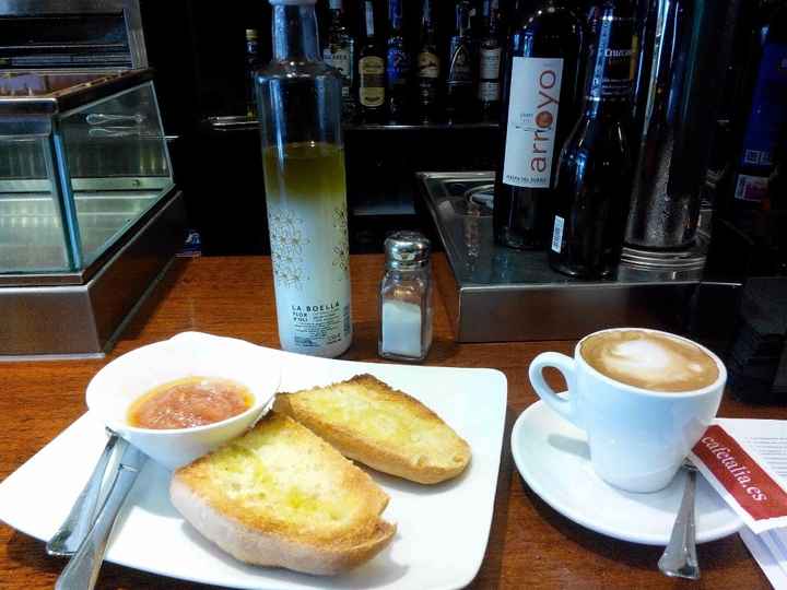Desayunando tras la fiesta 