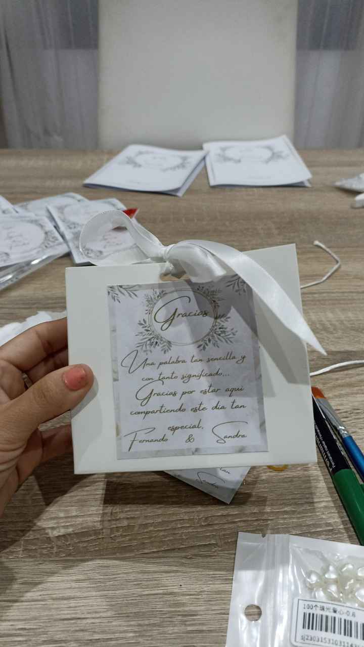 Montando Cajitas detalles invitados - 1
