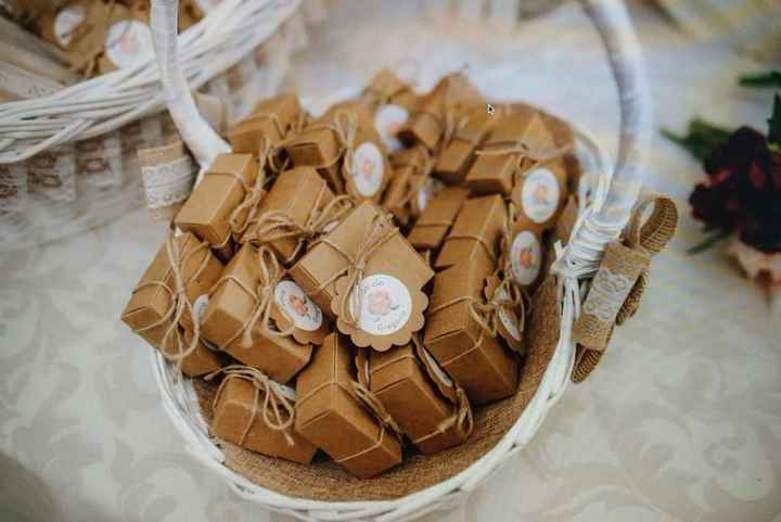 Mesa regalos (ellas)