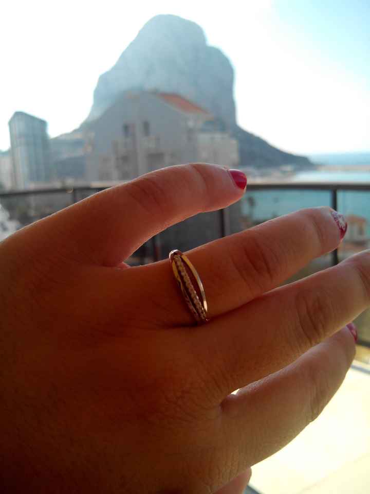 Nuestros anillos de compromiso... - 1