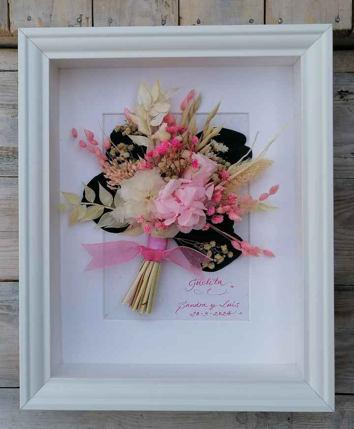 Entregar flores a madre y suegra en boda íntima pequeña? - 1