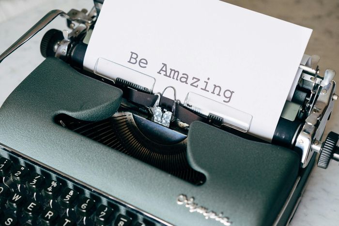 Write, write, and write again... Escribe tu historia. Deja huella.
