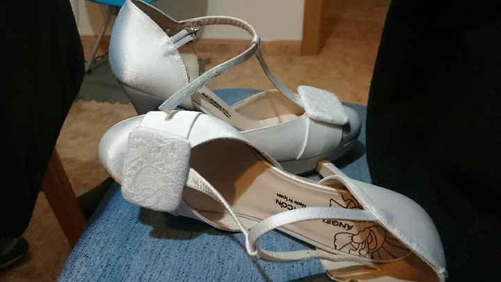 Zapatos, de no tener a tener dos... - 2