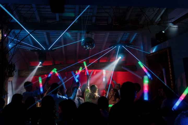 Tendencias de Animación para la Barra Libre en Bodas 2025 ✨ - 1