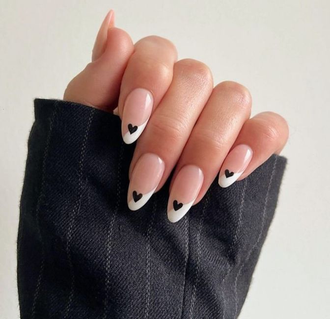 Manicuras en negro para novias alternativas 🖤 5