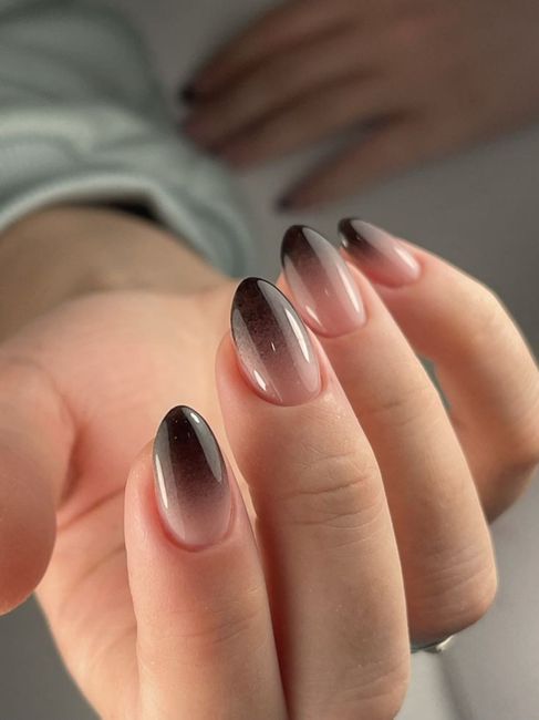 Manicuras en negro para novias alternativas 🖤 8