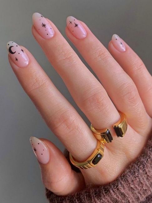 Manicuras en negro para novias alternativas 🖤 10