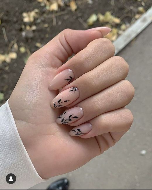 Manicuras en negro para novias alternativas 🖤 11