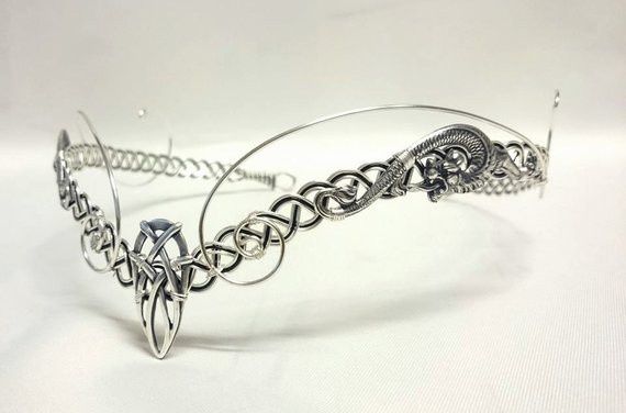 Tiara Izquierda
