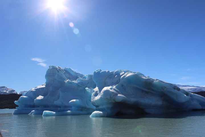 Navegación entre icebergs