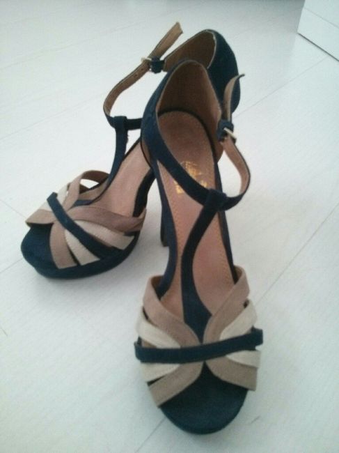 Duda con zapatos - 1