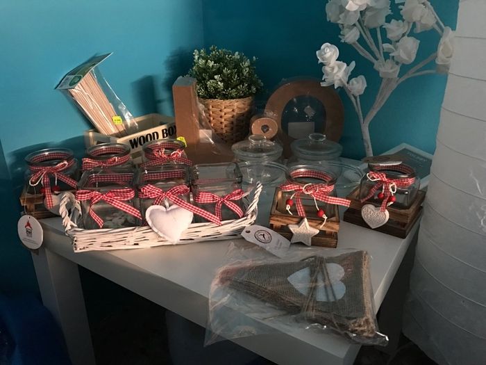 Sabéis donde puedo encontrar botes para el candy? - 1