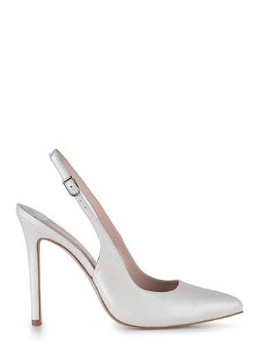 Vestido blanco y zapatos marrones chocolate  - 1