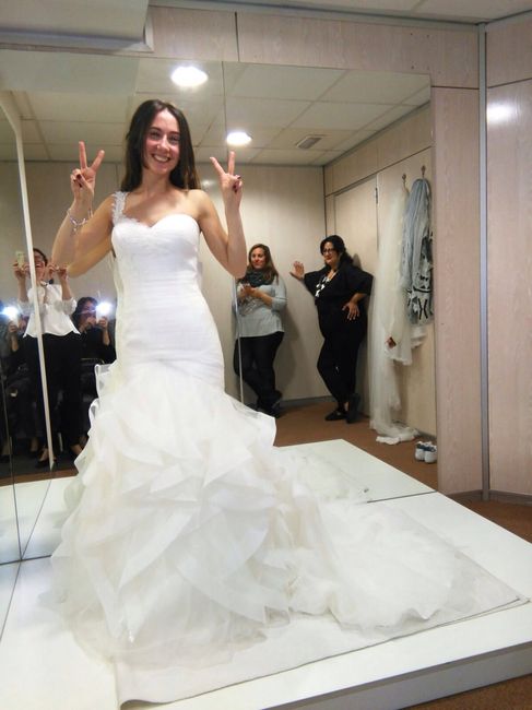 Cada día más y más enamorada de mi vestido - 1