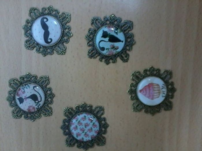 broches